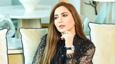 نسرين طافش تتحدث عن القمر وتخطف القلوب من داخل منزلها