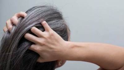 هل تعاني من الشيب المبكر ؟ .. العلاج في الشاي والمريمية 