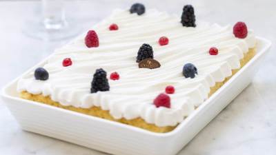 طريقة عمل كيكة الحليب الساخن