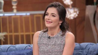 ابنة أصالة تستعرض جمالها بدون مكياج