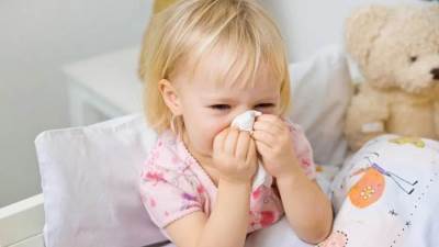 كيف تتعاملي مع طفلك المصاب بـ أوميكرون