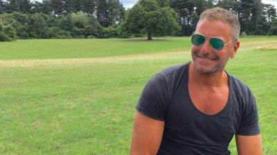 تامر هجرس يحتفل مع زوجته بالفلانتين