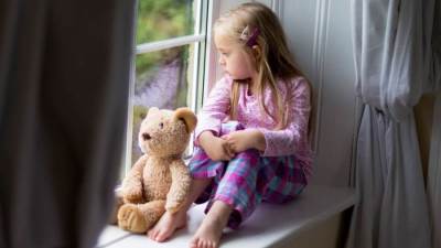 اعرفي أسباب الاكتئاب عند الأطفال وإزاى تحميهم منه