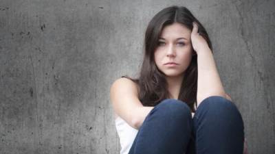 كيف يختلف اكتئاب المراهقين عن البالغين؟