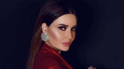 فى عيد ميلادها .. رقص واحضان وقبلات رومانسية لسيرين عبد النور وزوجها 