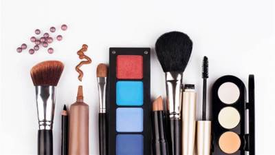 5 مكونات يجب تجنبها في مستحضرات التجميل .. تعرفى عليها