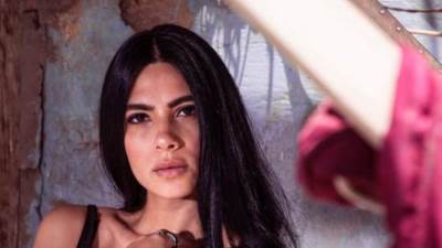 هدى المفتي تشارك جمهورها إطلالة جديدة