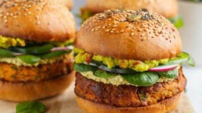 أسهل طريقة لعمل برجر بطاطس