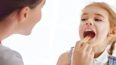 تعرف على المضاعفات الصحية المصاحبة لتورم اللوزتين