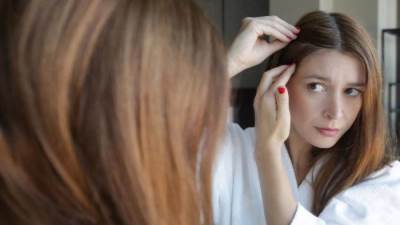 وصفات طبيعية للتخلص من الشعر الأبيض .. جربيها 