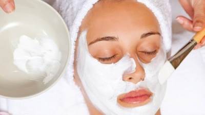 فوائد وأضرار دقيق الأرز للبشرة