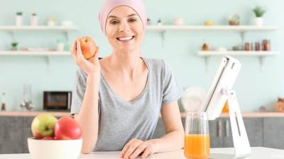 أفضل الأطعمة المناسبة لمحاربات سرطان الثدي