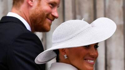  بالأرقام.. هذه هي ثروة الأمير هاري وميغان ماركل