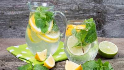 مشروب سحري لبطن مسطح.. جربيه