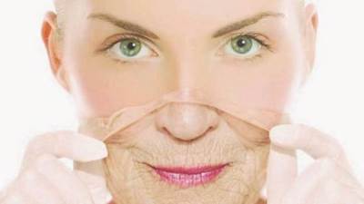 أطعمة غنية بالكولاجين لبشرة شابة ومشرقة