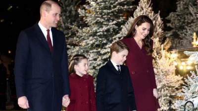  ردا على ادعاءات ميغان ماركل.. العائلة المالكة البريطانية ترتدي نفس اللون في أحدث ظهور لهم