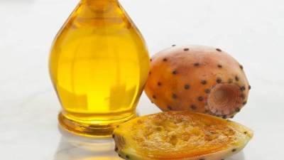 زيت التين الشوكي لبشرة خالية من حب الشباب