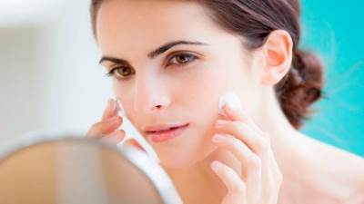 احذري من وضع معجون الأسنان على بشرتك.. لهذه الأسباب