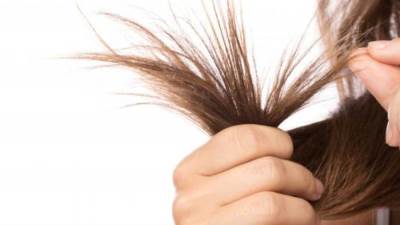 تعرفي على أسباب تقصف الشعر.. وكيف يمكنك الوقاية منه؟