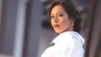 لقاء الخميسي تكشف تطورات حالة شيرين الطحان الصحية