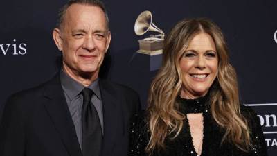 توم هانكس وزوجته في مصر