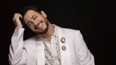 سعد لمجرد يشارك جمهوره مقطع فيديو وهو يعد الطعام لعائلته