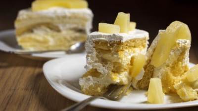 طريقة عمل حلى البسكويت بالأناناس