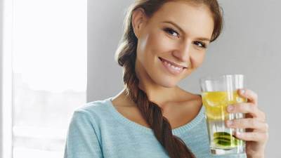 3 مشروبات هي الأفضل لبشرة مشرقة ونضرة