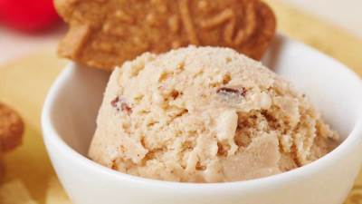  طريقة عمل ايس كريم اللوتس بصوص الكراميل مذاق لا يقاوم