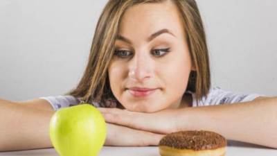  9 أطعمة ومشروبات تدمر خططك لإنقاص الوزن.. تجنبها!