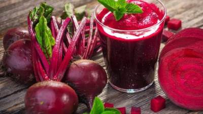 طريقة عمل عصير الشمندر والرمان