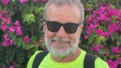 شريف منير يحذف منشور إعلان طلاقه لزوجته.. هل تراجع عن قراره؟