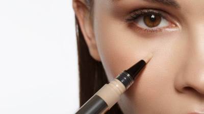 كيف تختارين الكونسيلر المناسب للون بشرتك؟