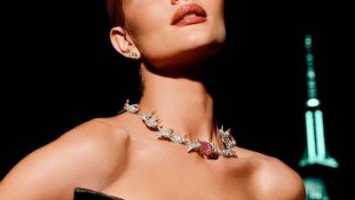 تيفاني أند كو تكشف عن حملة أعياد 2023 بالتعاون مع سفيرتي الدار روزي هنتنغتون وايتلي وإلين تشونغ