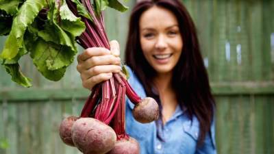  تعرفي على فوائد الشمندر للبشرة واستخداماته