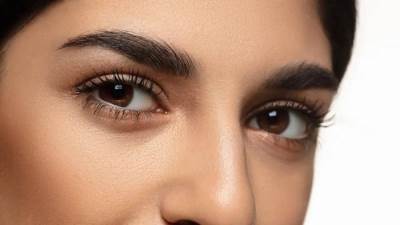 حيل لتعزيز نموّ الرموش بسرعة كبيرة