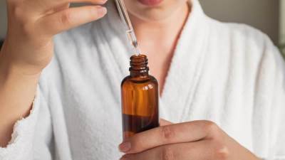 8 زيوت طبيعية فعّالة لمحاربة التجاعيد