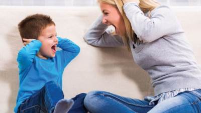 الصوت العالي في تربية الأطفال وآثاره النفسية والجسدية