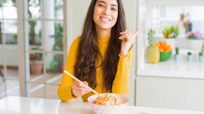  أطعمة تخفض الكوليسترول بالدم.. تحميك من انسداد الشرايين