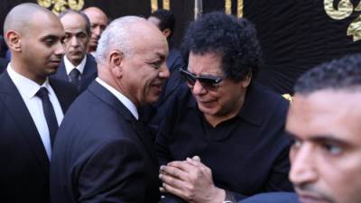  وفاة شقيقة الفنان محمد منير الكبرى.. صور من تشييع الجنازة