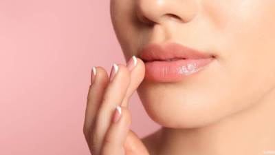 كيف تحصلين على شفاه ممتلئة من دون فيلر؟