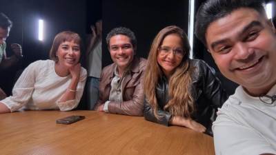 نجوم مسلسل "بـ 100 وش" يجتمعون من جديد.. ما السبب؟