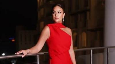 هند صبري تتألق بـJumpsuit حمراء أنيقة.. استوحي منها إطلالتك