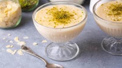 طريقة عمل حلوى ليالي لبنان بالمستكة