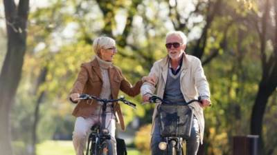 دراسة: النساء يمرضن أكثر لكن الرجال يموتون أبكر