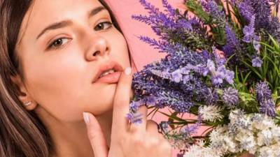 زيت اللافندر.. كنز لنضارة بشرتك وصحة شعرك