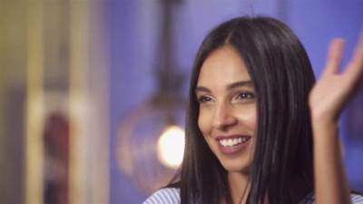 سلمى أبو ضيف تعلن عن خطبتها لرجل أعمال