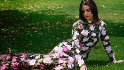 درة بفستان ربيعي أنيق مزين بالورود.. استوحي من إطلالتها