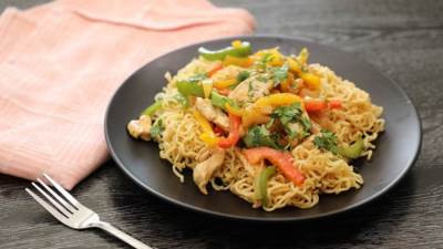 طريقة عمل إندومي بفاهيتا الدجاج