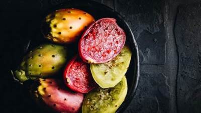 هل تناول التين الشوكي ليلًا يزيد الوزن؟